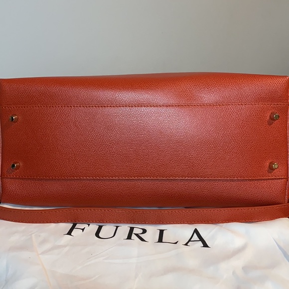 EUC Furla Piper bag in orange - Picture 4 of 9
